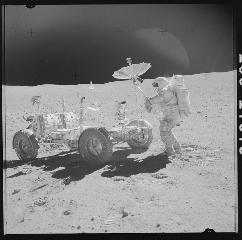 Illustration for article titled NASA Just Released 8,400+ Incredible High-Res Images From The Apollo Program